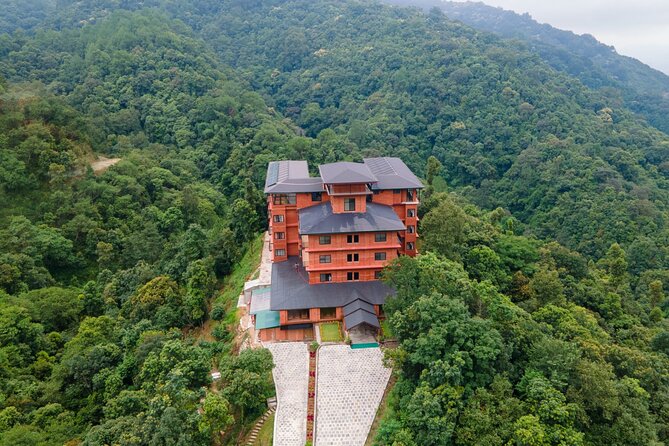 1 Day Ayurveda Rejuvenation in Nepal - Head Abhyanga begins the treatment sequence