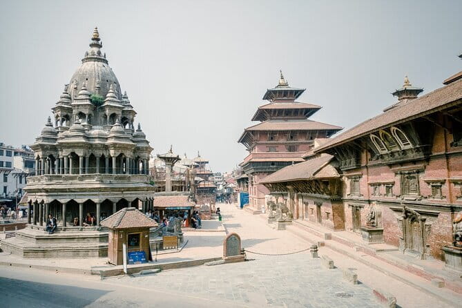 1 Day Gay Tour Nepal - 10:00 am: From Garden of Dreams to Asan and Indra Chowk
