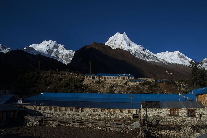 10 Days Manaslu Circuit Trek in Larke La Pass - What $1,049 covers on the Manaslu Circuit