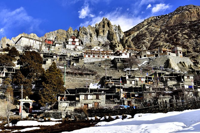 Annapurna Circuit Trek - Day 5: Paungda Danda and the road toward Pisang