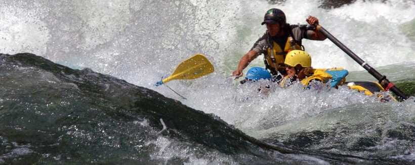 Beginner-Friendly Rafting Adventure on the Trishuli River - Lunch on the boulder beach