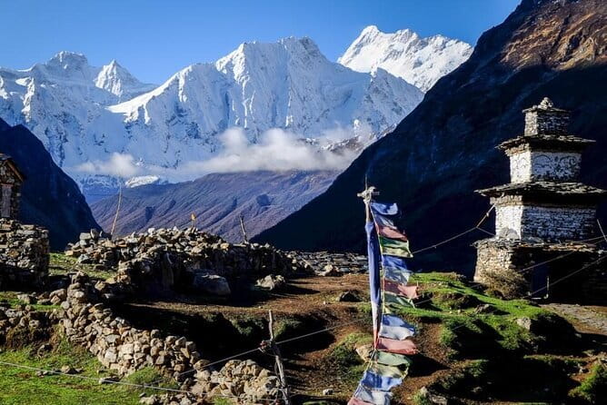 Dancing in the Manaslu Circuit Trek - Day 2: Tatopani hot springs and stone-built Jagat