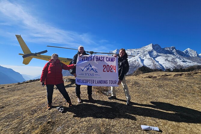 Everest base camp helicopter tour with Guarenteed Landing - Mount Everest from close range