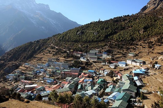 Everest Base Camp Trek - Lobuche and the memorial ridge