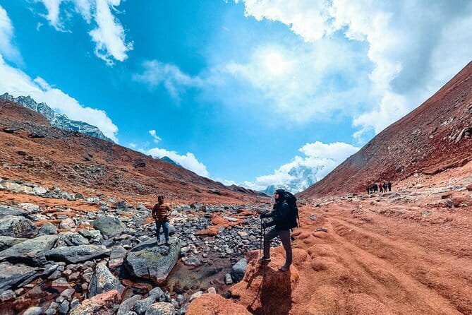 Everest Base Camp trek with Helicopter return 9 days - Day 2: Flying to Lukla and walking to Phakding