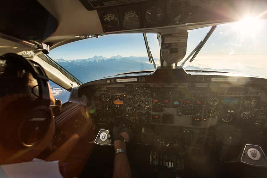 From Kathmandu: 1 hour Panoramic Everest Flight - Before sunrise at Tribhuvan International Airport
