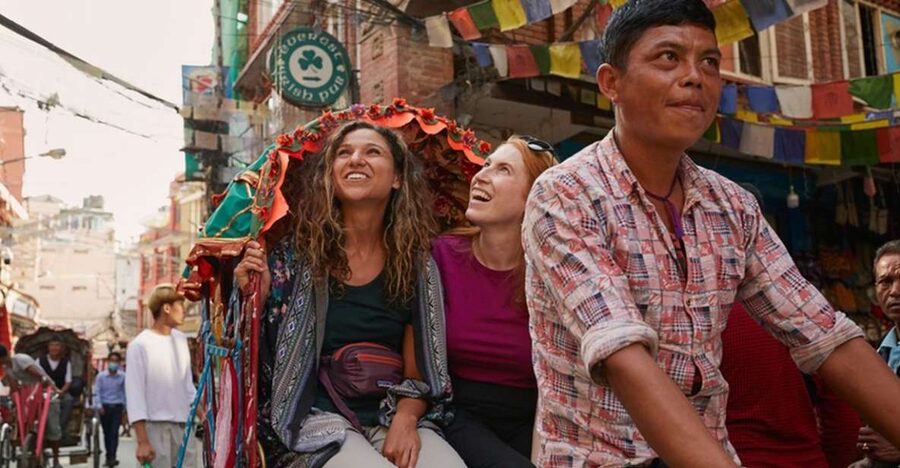 Kathmandu at Sunset: Explore the City on Rickshaw - Watching Kathmandu slow down in Durbar Square
