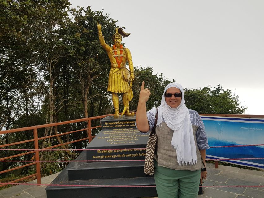 Kathmandu: Chandragiri Cable Car and Monkey Temple Tour - Momos with a hilltop pause