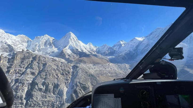 Kathmandu: Everest Helicopter Tour with Landing & Breakfast - Returning through Lukla to Kathmandu