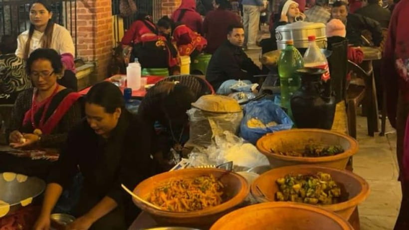 Kathmandu: Guided Delicious Food Tour with 12+ Tastings - What the guide adds to the meal