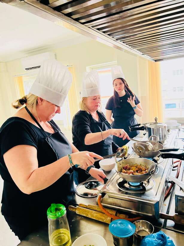 Kathmandu: Local Women-Lead Nepali Cooking & Momo Class - Learning to fold momo by hand
