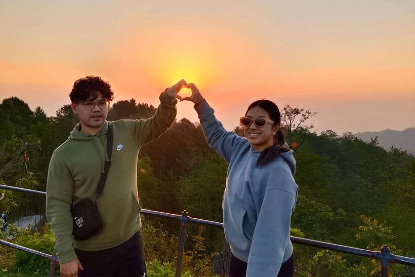 Kathmandu: Nagarkot Sunrise & Hike with Lunch -Private/Group - Sunrise at Nagarkot viewpoint