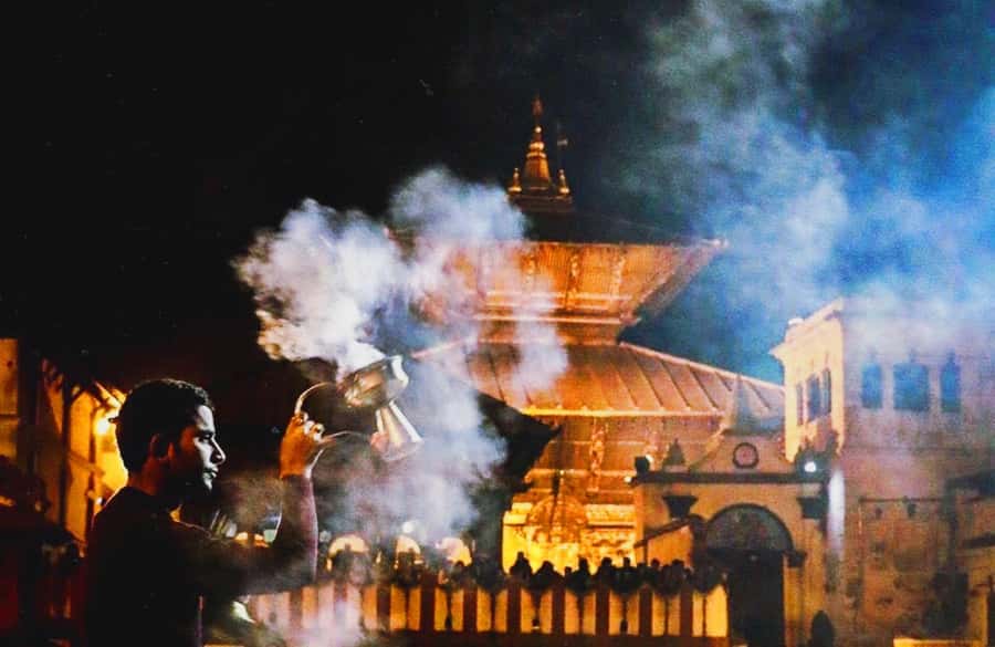 Kathmandu: Pashupatinath Aarati & Cremation Evening Tour - Temple Architecture, Legends, and Daily Worship