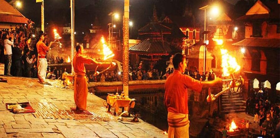 Kathmandu: Pashupatinath Temple Evening Aarati Tour - Exploring Pashupatinath before the lamps are raised
