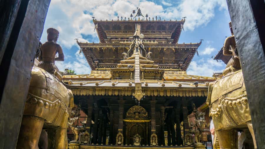 Kathmandu: Private Patan and Bhaktapur Sightseeing Tour - Why Patan and Bhaktapur Belong on the Same Day