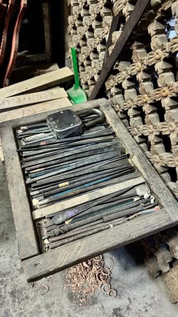 Kathmandu: Wood Carving Workshop with Local Artisan (Thamel) - Learning with Hera and his family