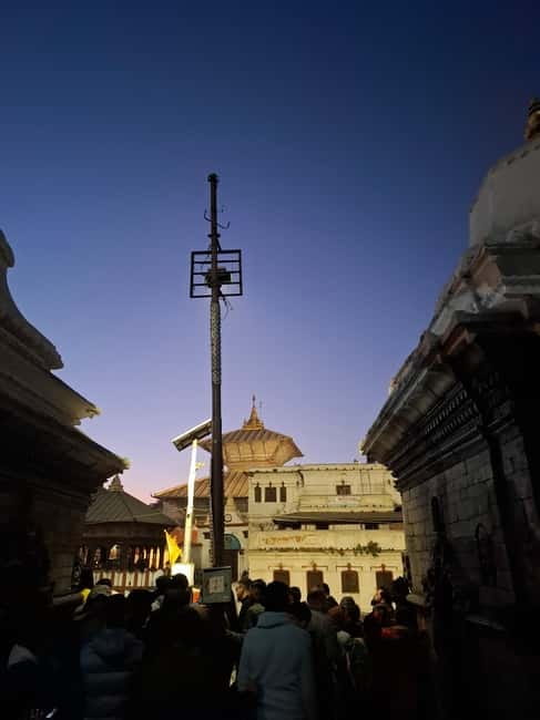 Katmandu: Pashupatinath Open Cremation & Evening Aarati - Walking into Pashupatinath Temple complex