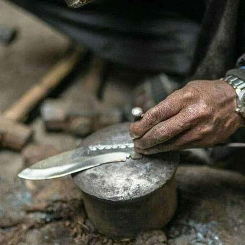 Knife Khukuri Making Workshop - Grinding, sparks, and the limits of participation