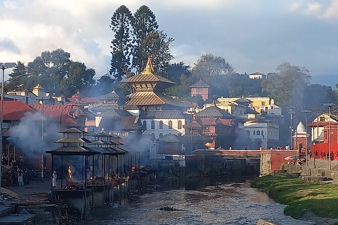 Life and spirituality tour of Kathmandu - The private format and the pace of the day