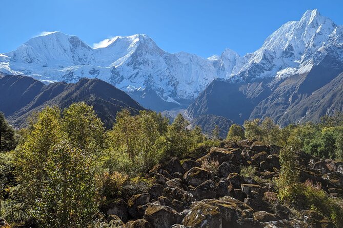 Manaslu Trekking - Days 3 and 4 follow the Budhi Gandaki through rough country