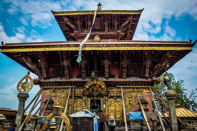 Nagarkot sunrise with trip to Changu Narayan Temple and Bhaktapur Durbar Square - The guide and the shape of the experience
