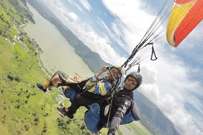 Paragliding in Pokhara - Preparing at the Takeoff Site