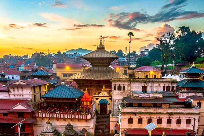 Pashupatinath Temple, Hindu Crematorium and Aarati in-depth Tour - The 2:00 pm start gives the tour a clear rhythm