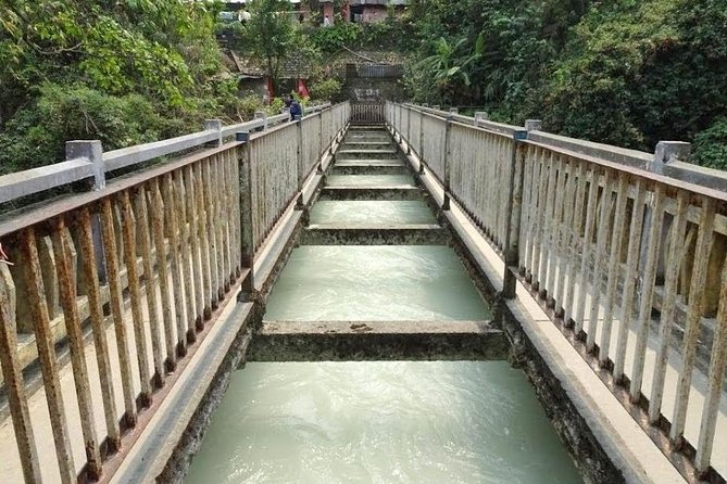 Pokhara: Full-Day Sightseeing & Viewpoints Tour – Private/Group - The suspension bridge: a short taste of adventure