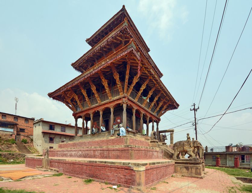 Private Half Day Kirtipur Trip With Newari Food Tasting - How the guide affects the experience