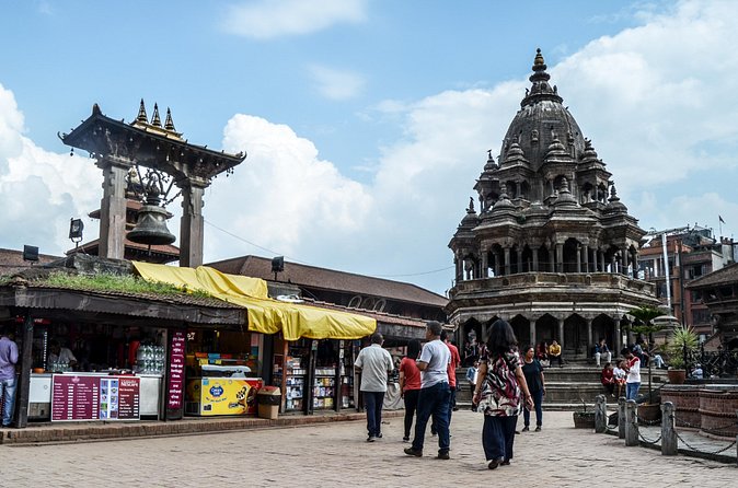 Temples and Stupas Tour in Kathmandu Valley - Boudhanath Stupa and the turn toward Buddhism